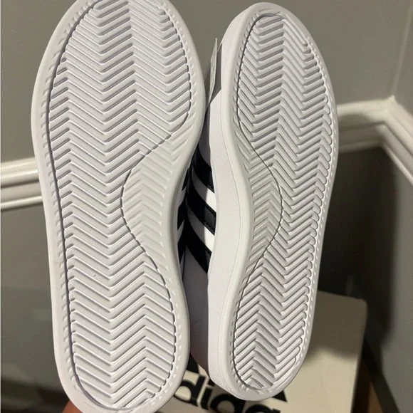 Women's Adidas Grand Court 2.0 White Sneakers - Size 7 NWT - Picture 6 of 10